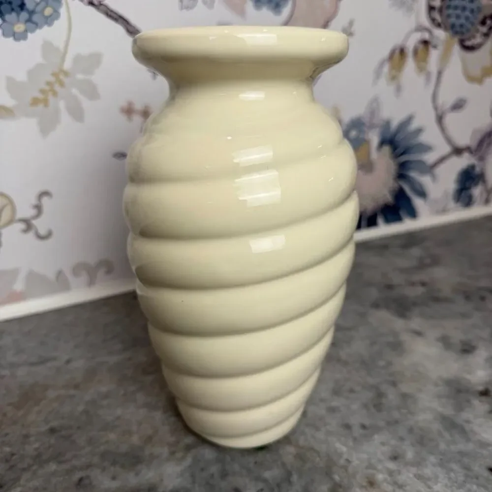 Vintage Haeger Pottery 8 Inch Ivory Beehive Swirl Vase, #610-36